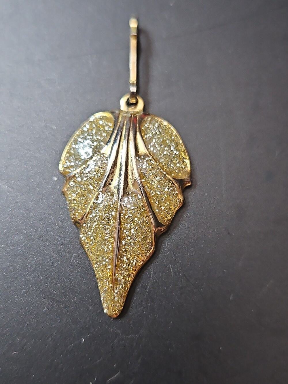 Vintage 1980s Elegant Pendant Gold Tone Natural Diamond Dust Leaf